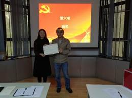 图片包含 室内, 人员, 墙壁, 餐桌描述已自动生成
